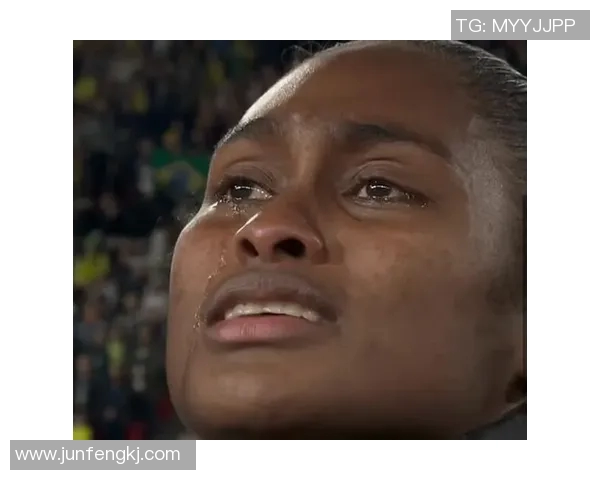 足球明星下车瞬间小孩泪流满面引发网友热议感动无数人心