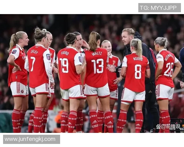 足球明星庆祝时的经典手指指向动作解析与背后故事