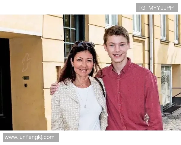 足球明星离婚后净身出户背后的真相与影响分析